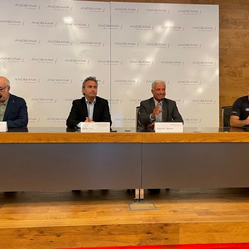 El fons estrena entrenador per catapultar resultats
