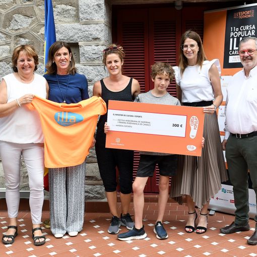 Esports entrega els 5.250 euros recaptats a la cursa Illa Carlemany al fons solidari d'ajuda als refugiats ucraïnesos