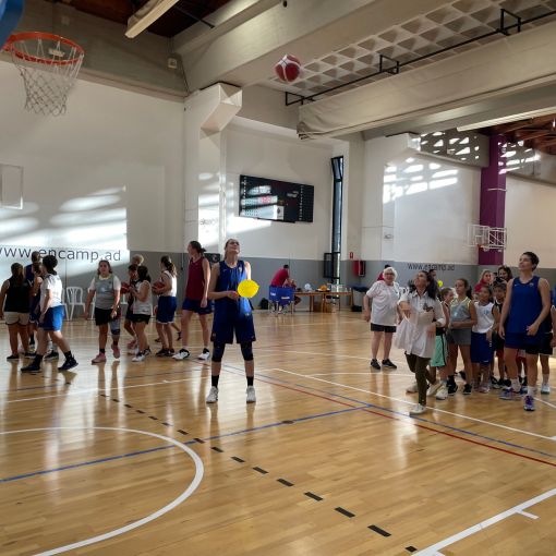 El Barça Femení de bàsquet tanca les estades blaugrana a Encamp