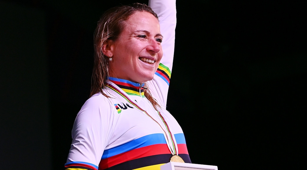 /tmp/160806_annemiek-van-vleuten-220924-podium-g-1050.jpg