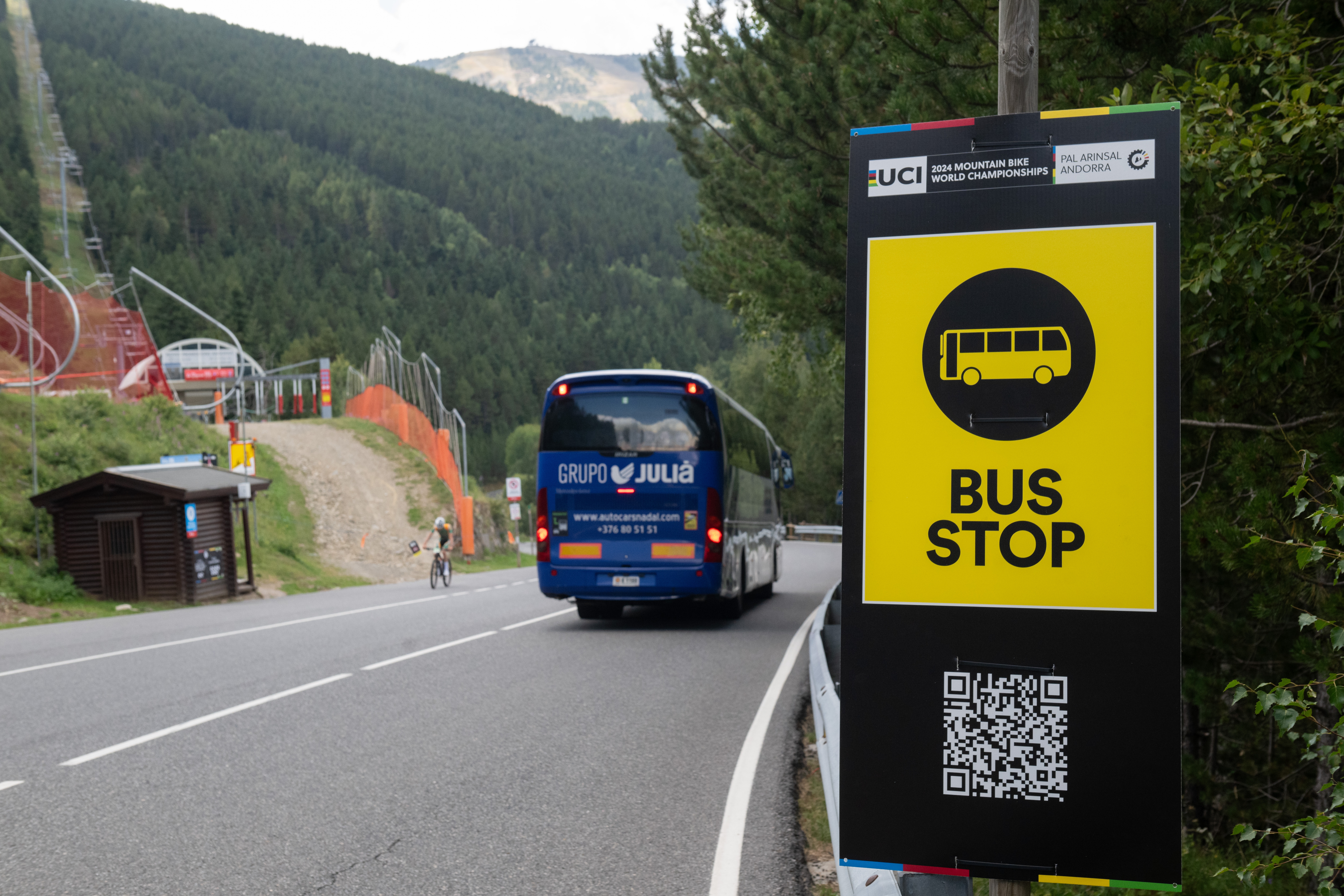 /tmp/176220_bus.jpg